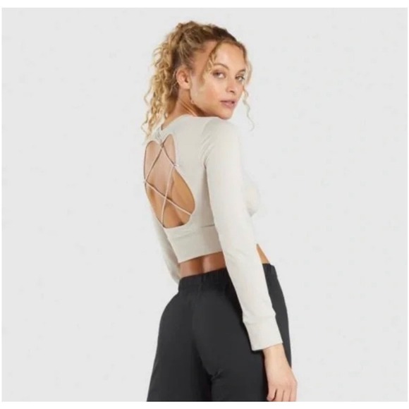 Gymshark Medium Beige Long Sleeve Cropped Open Back Workout Top- M - Picture 4 of 6